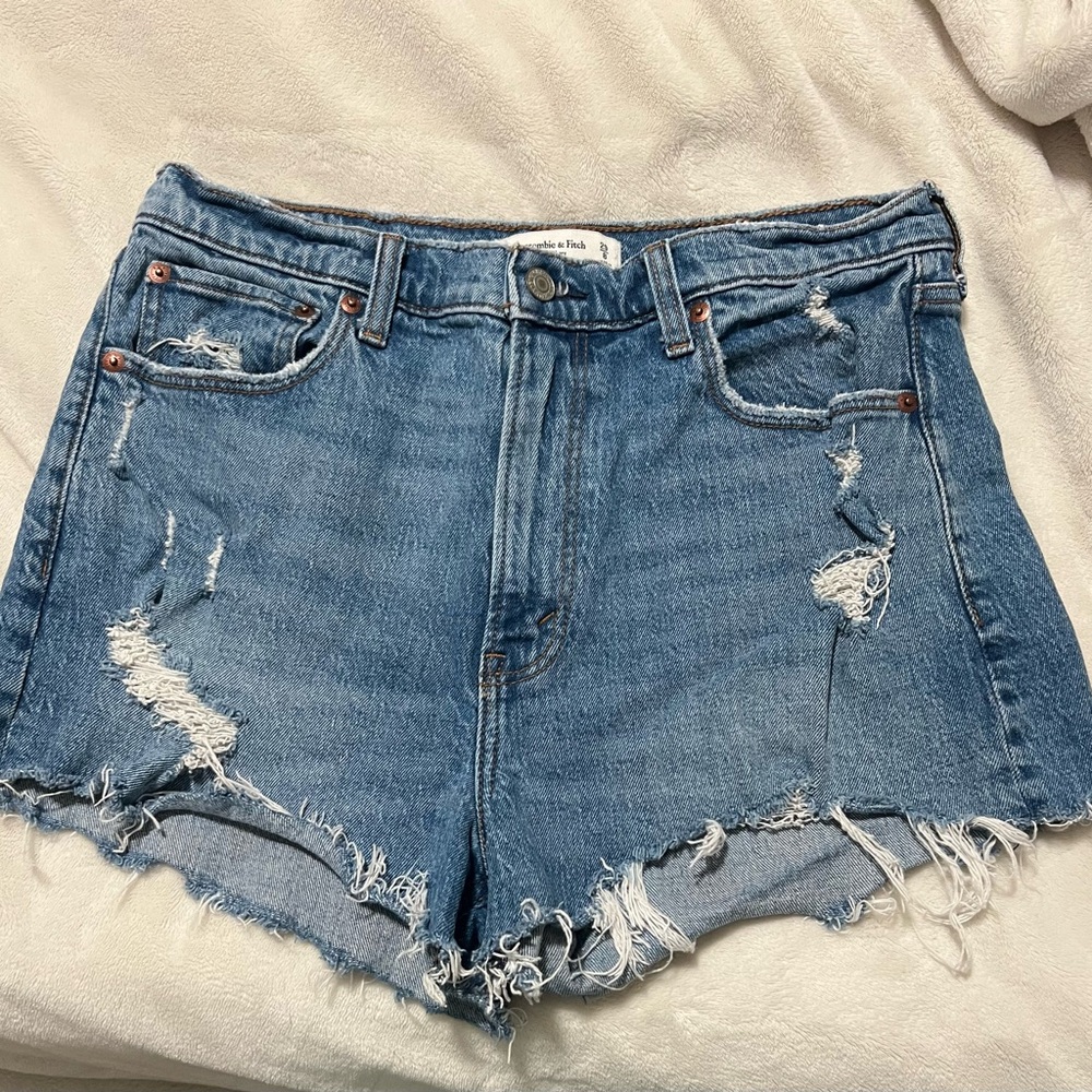 Abercrombie & Fitch The Mom Short High Rise